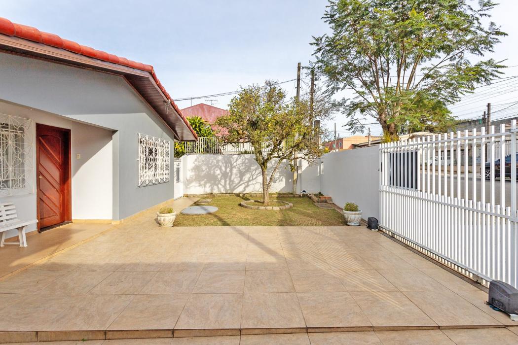  - EXCELENTE CASA COM 4 DORMITÓRIOS 190 M² SENDO 1 SUÍTE NO SANTA CÂNDIDA POR R$ 720.000,00.