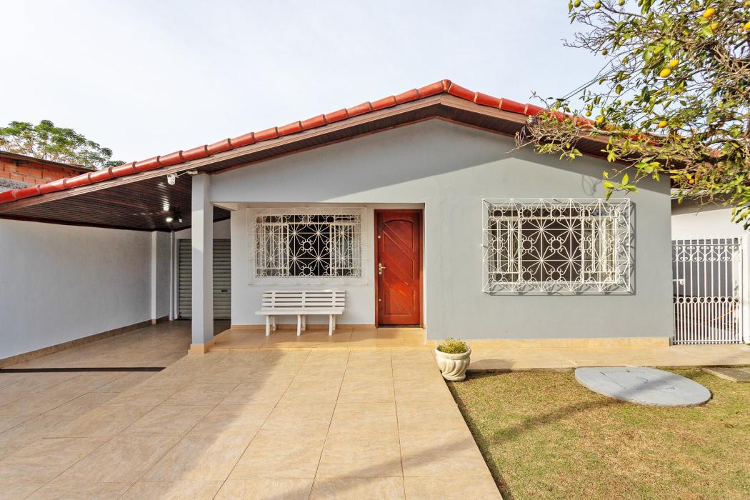 EXCELENTE CASA COM 4 DORMITÓRIOS 190 M² SENDO 1 SUÍTE NO SANTA CÂNDIDA POR R$ 720.000,00. - JB3 Imóveis
