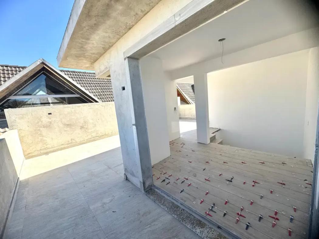 Casa à venda em Uberaba, Curitiba — Hub Urbana