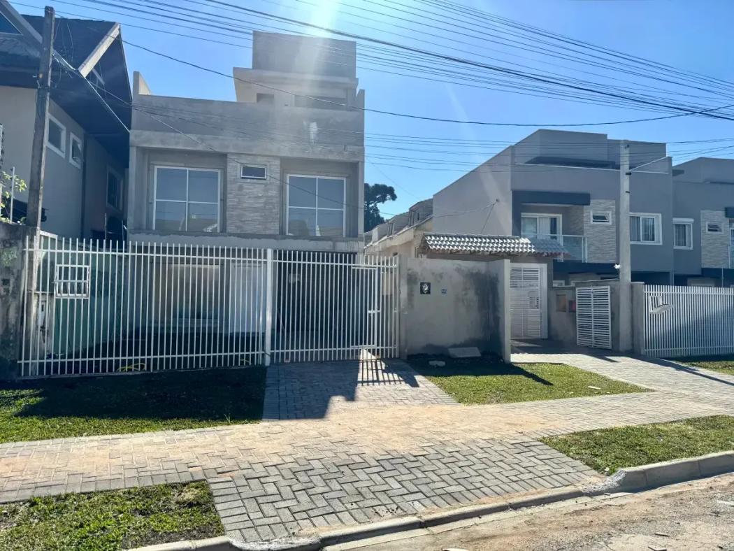 Casa à venda em Uberaba, Curitiba — Hub Urbana