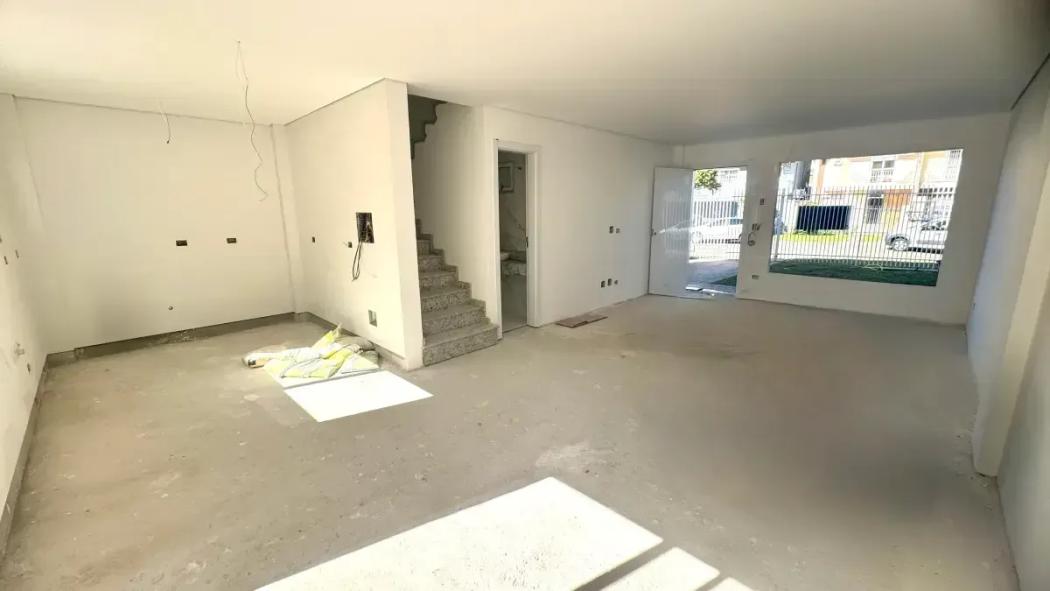 Casa à venda em Uberaba, Curitiba — Hub Urbana