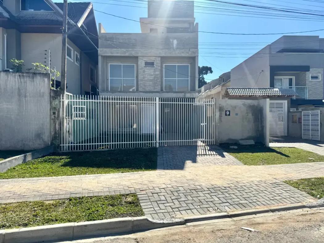 Casa à venda em Uberaba, Curitiba — Hub Urbana
