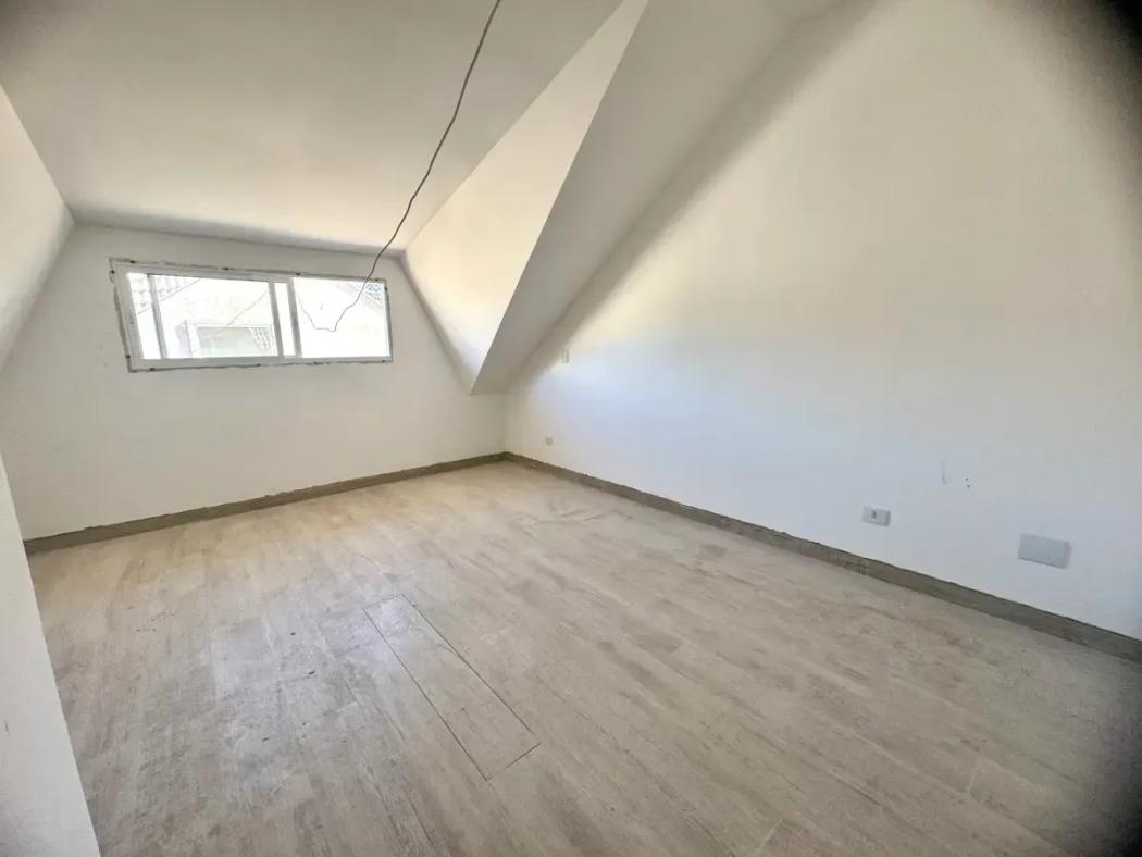 Casa à venda em Uberaba, Curitiba — Hub Urbana