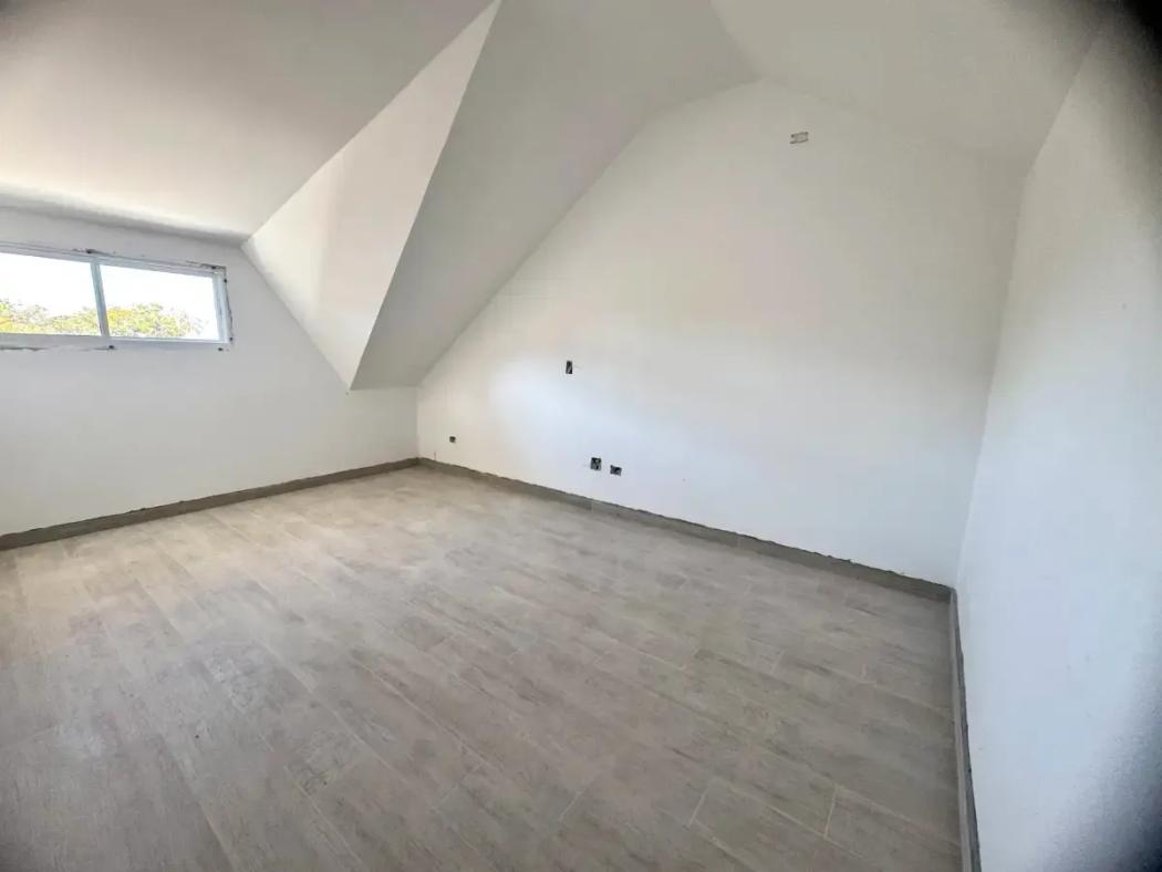 Casa à venda em Uberaba, Curitiba — Hub Urbana