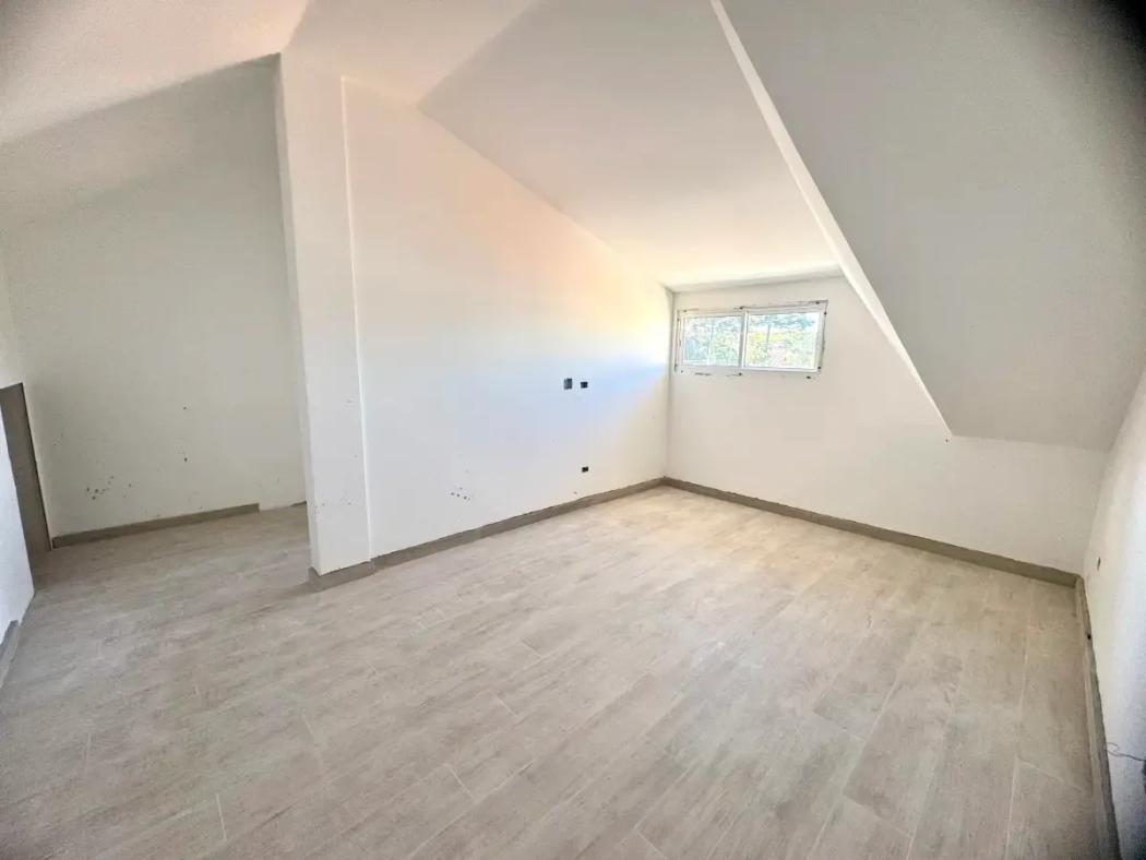 Casa à venda em Uberaba, Curitiba — Hub Urbana