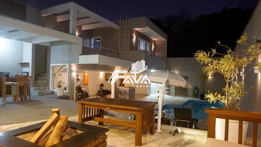 Casa à venda em Orleans, Curitiba — Hub Urbana