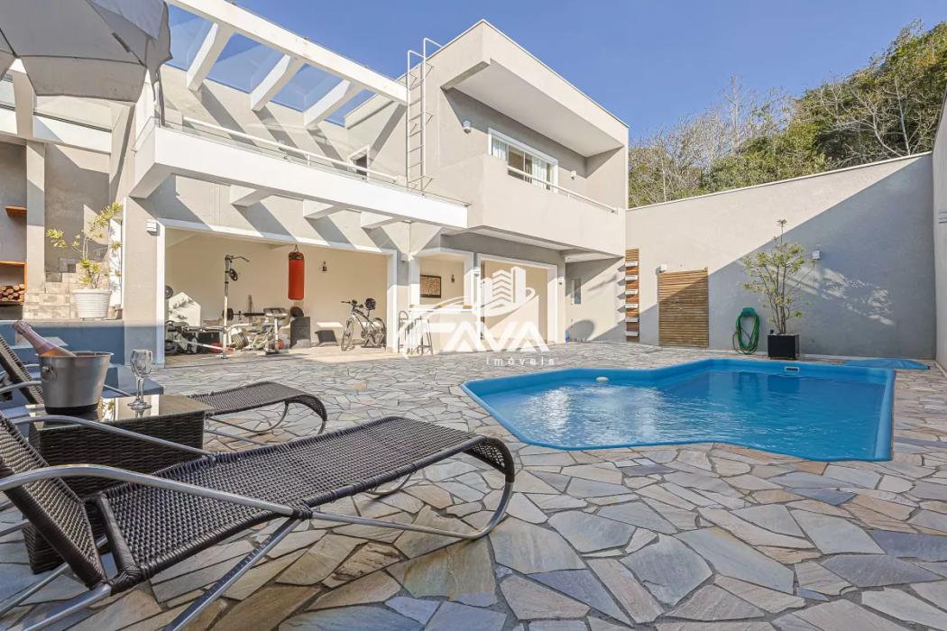 Casa à venda em Orleans, Curitiba — Hub Urbana