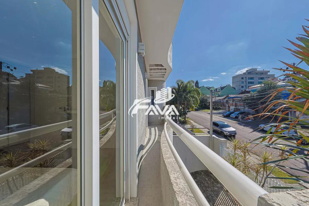 Casa à venda em Orleans, Curitiba — Hub Urbana