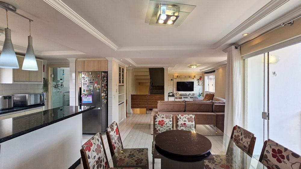 Casa em Curitiba - PR, no bairro Santa Cândida - Referência CA0011-SBIN