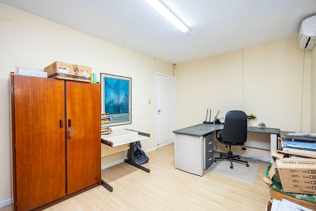 Casa à venda em Bacacheri, Curitiba — Fava Imóveis