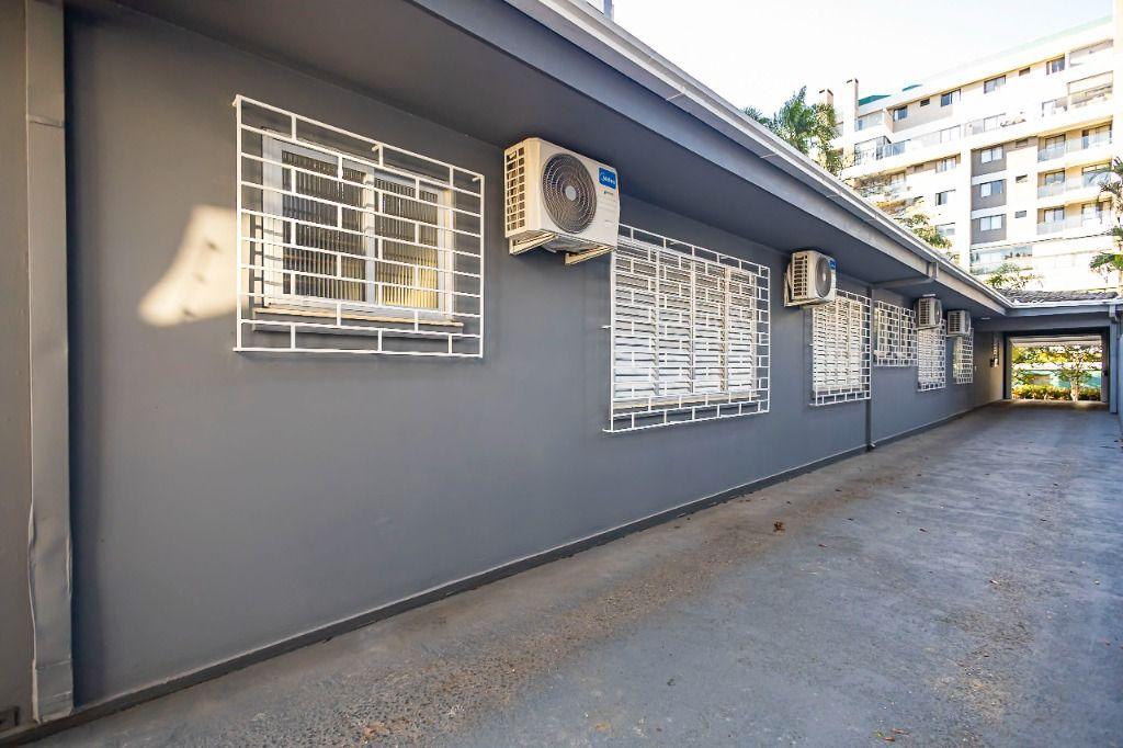 Casa à venda em Bacacheri, Curitiba — Fava Imóveis