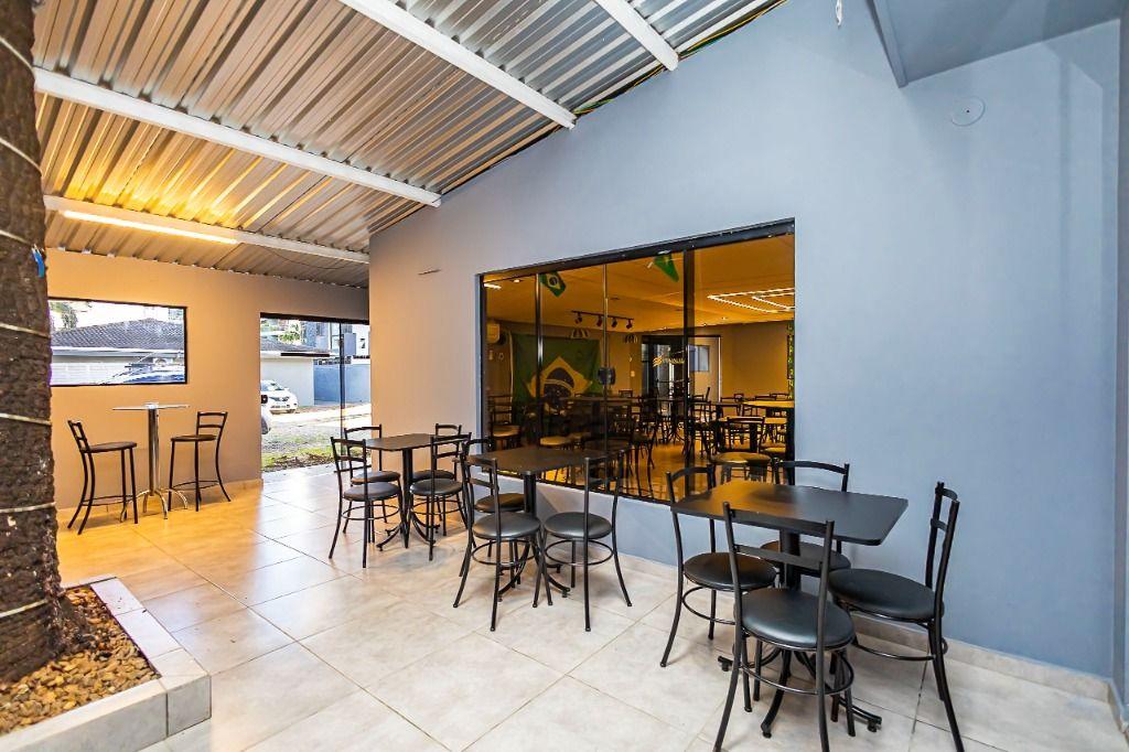 Casa à venda em Bacacheri, Curitiba — Fava Imóveis