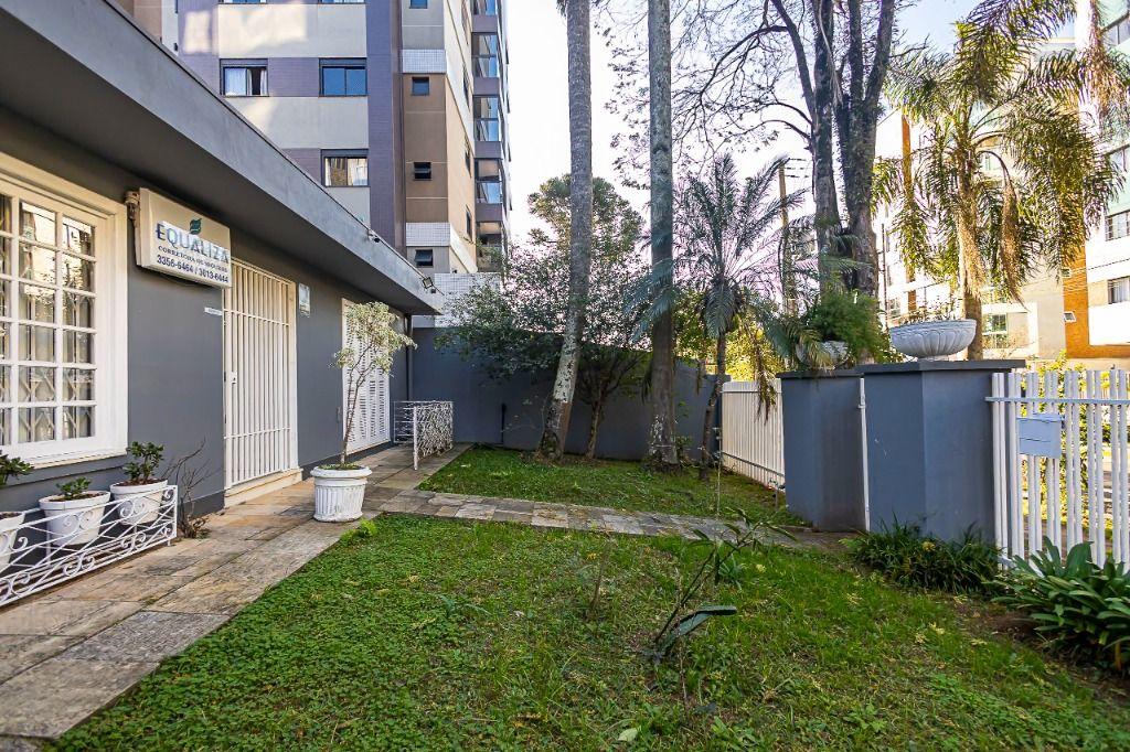 Casa à venda em Bacacheri, Curitiba — Fava Imóveis