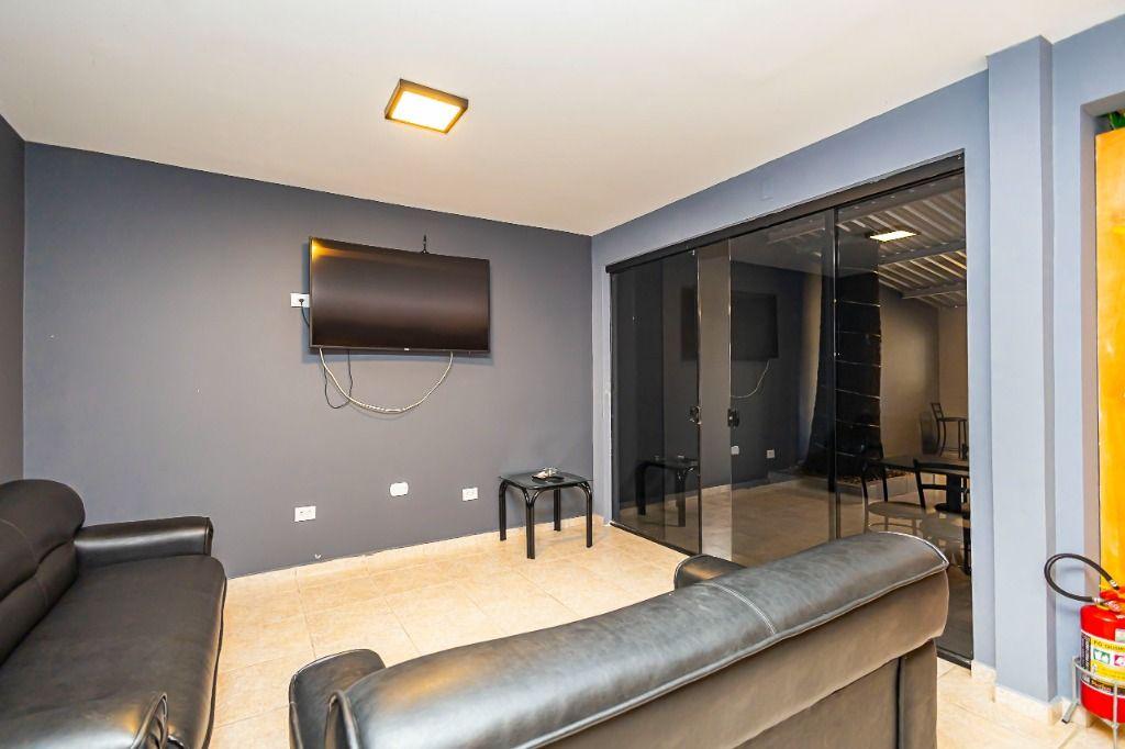 Casa à venda em Bacacheri, Curitiba — Fava Imóveis