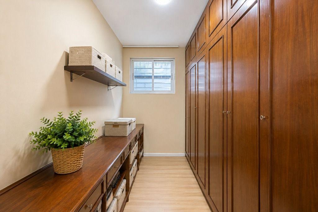 Casa à venda em Bacacheri, Curitiba — Fava Imóveis