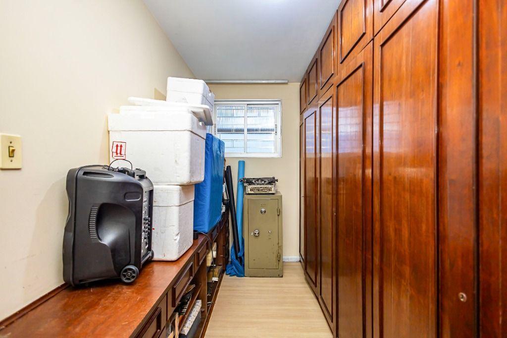 Casa à venda em Bacacheri, Curitiba — Fava Imóveis