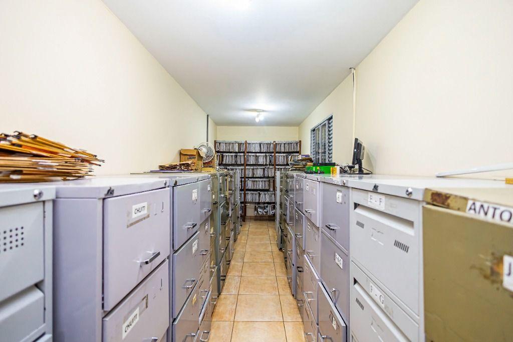 Casa à venda em Bacacheri, Curitiba — Fava Imóveis