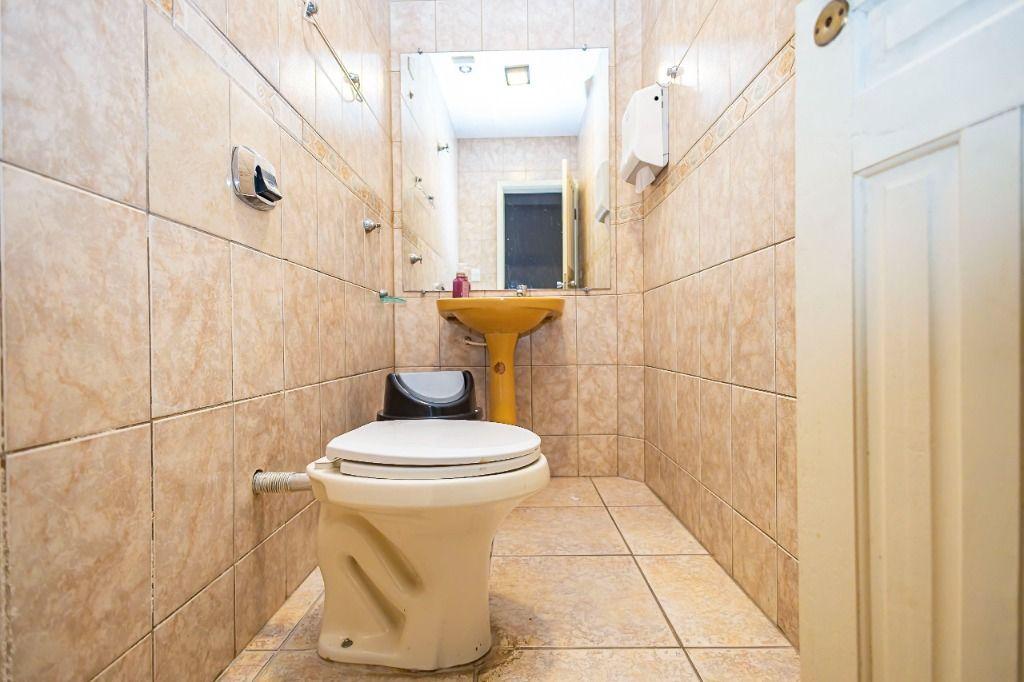 Casa à venda em Bacacheri, Curitiba — Fava Imóveis