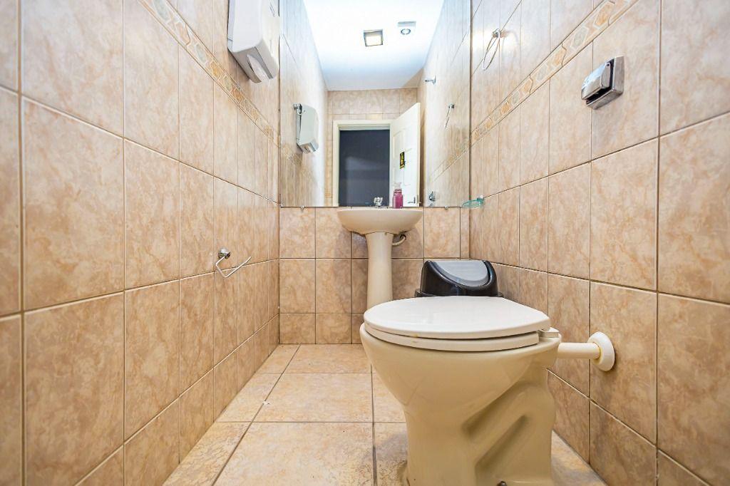 Casa à venda em Bacacheri, Curitiba — Fava Imóveis