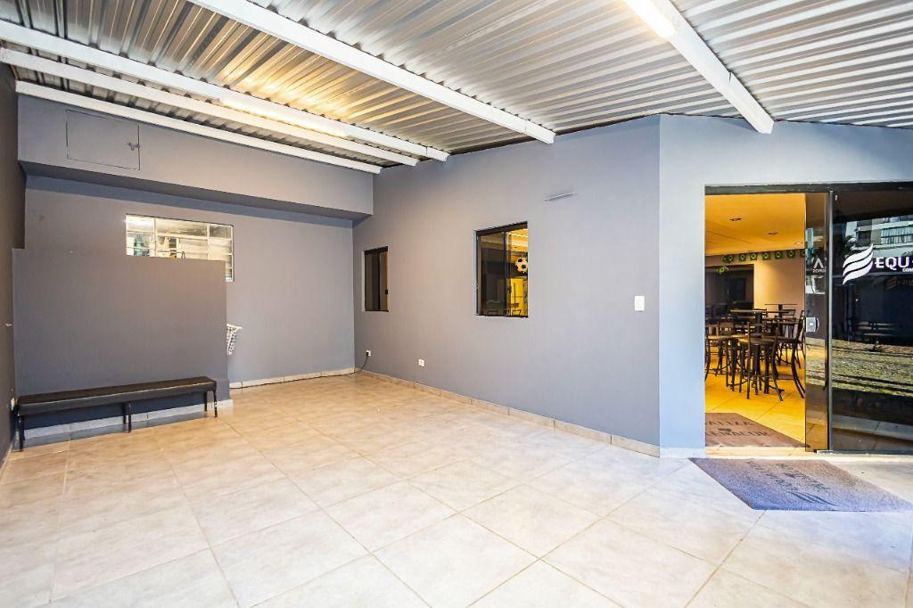 Casa à venda em Bacacheri, Curitiba — Fava Imóveis