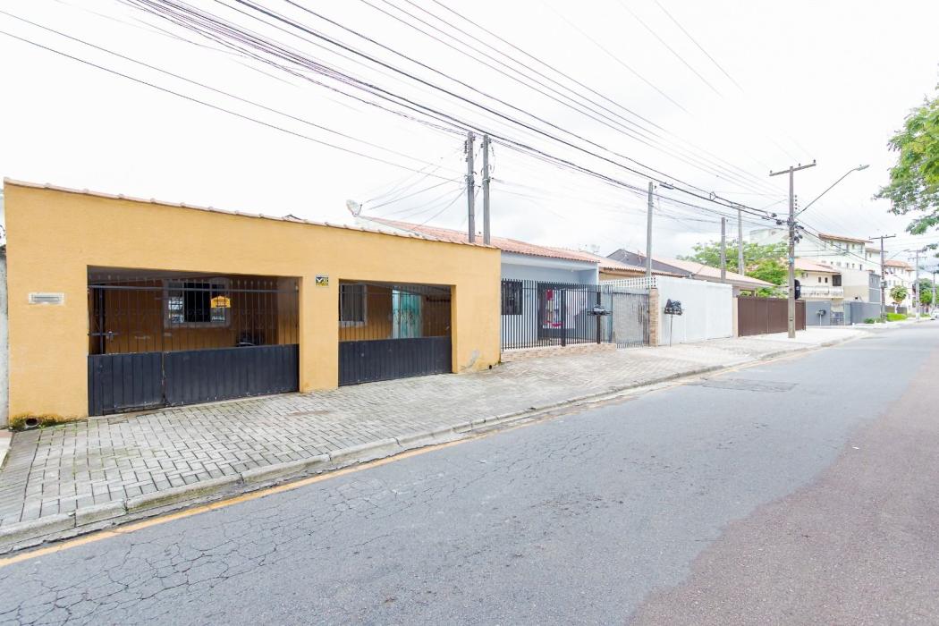 Casa em Curitiba - PR, no bairro Sítio Cercado - Referência CA0015-ARBQ