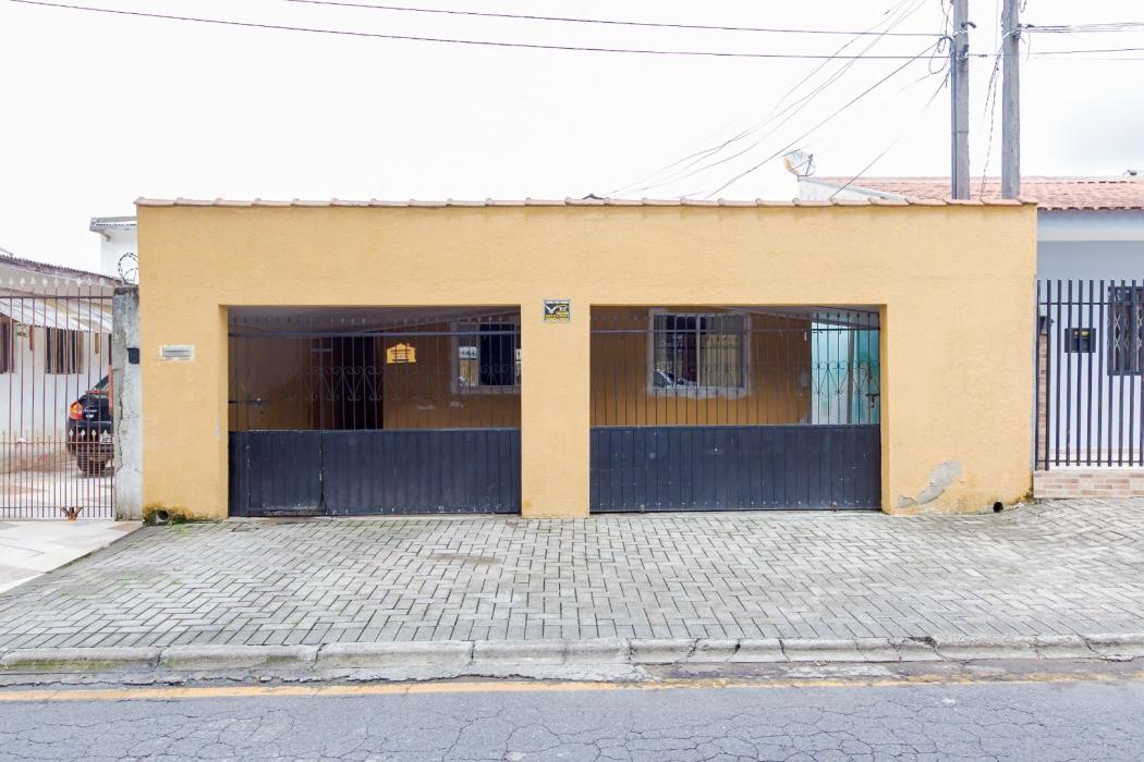Casa em Curitiba - PR, no bairro Sítio Cercado - Referência CA0015-ARBQ