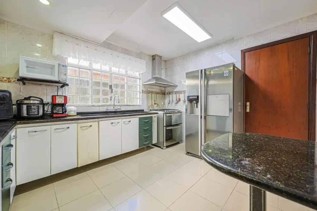 Casa à venda em Santo Inácio, Curitiba — Hub Urbana