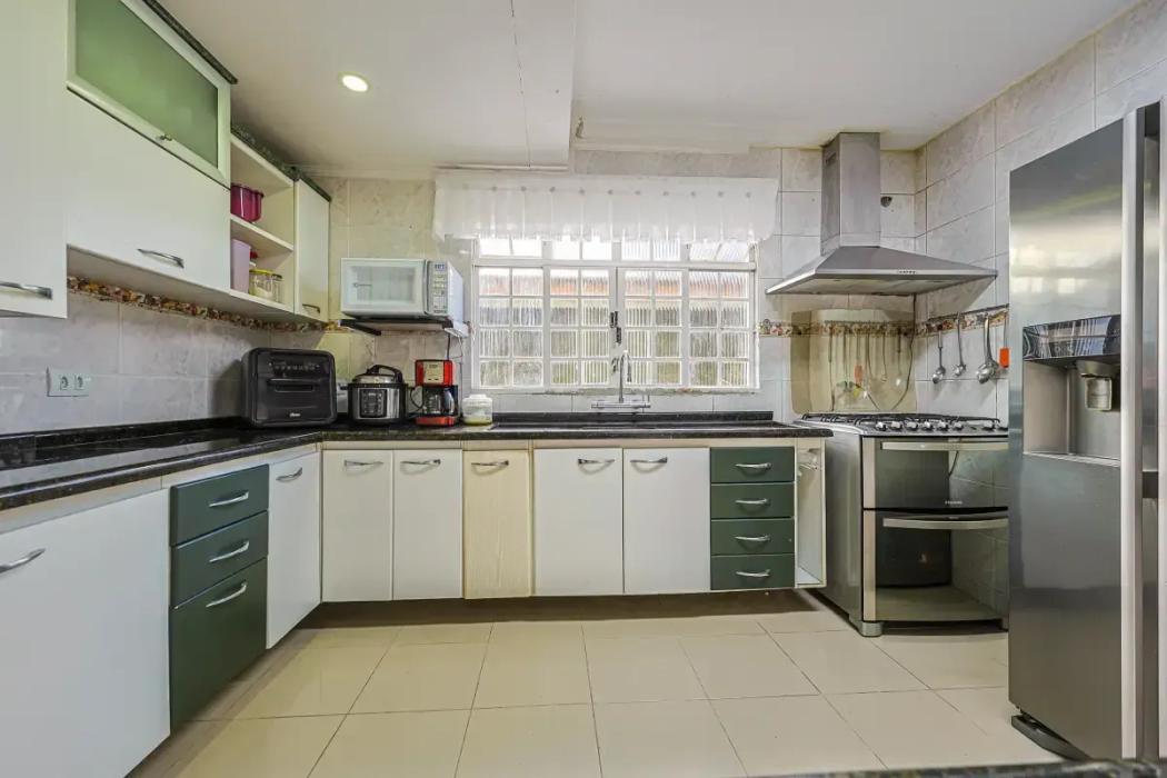Casa à venda em Santo Inácio, Curitiba — Hub Urbana