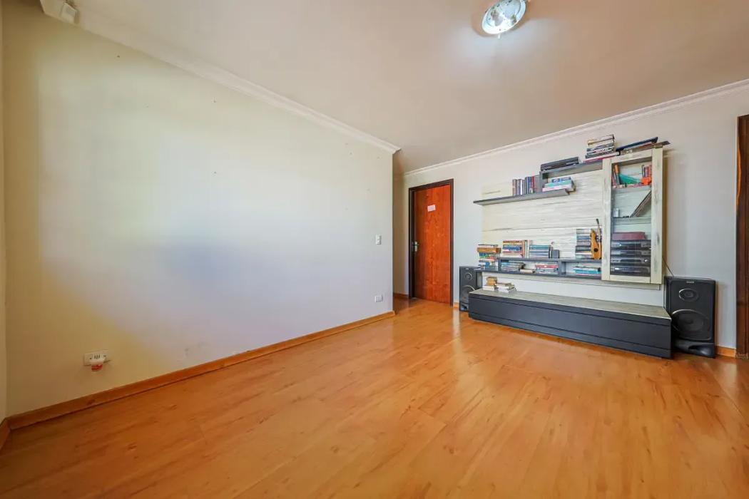 Casa à venda em Santo Inácio, Curitiba — Hub Urbana