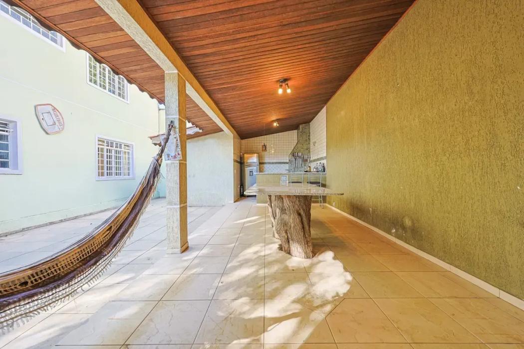 Casa à venda em Santo Inácio, Curitiba — Hub Urbana