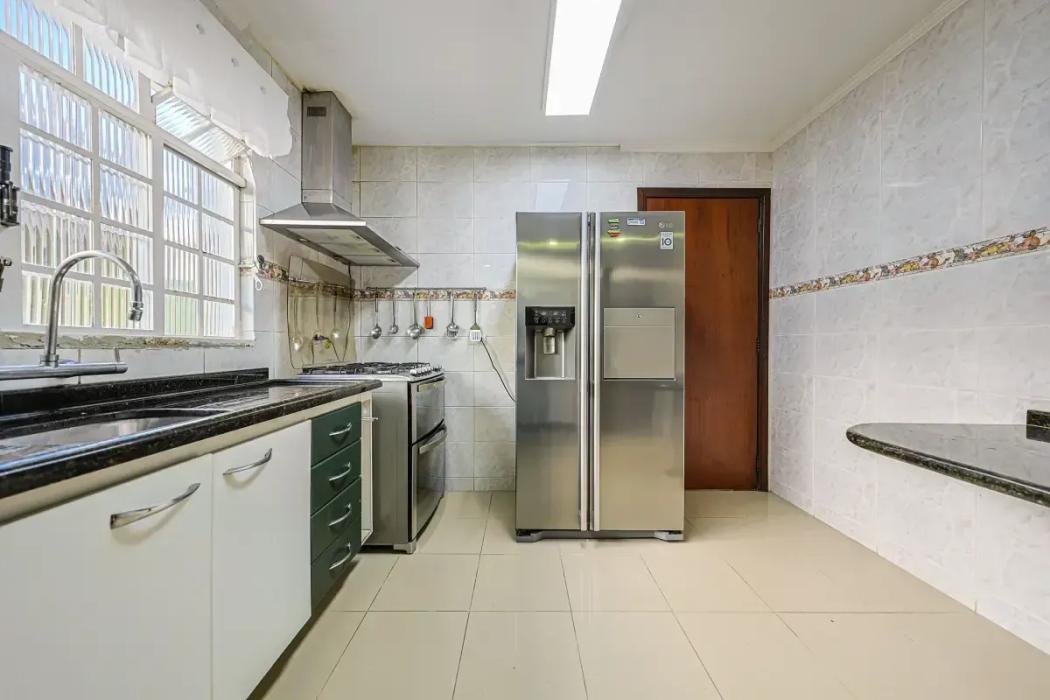 Casa à venda em Santo Inácio, Curitiba — Hub Urbana