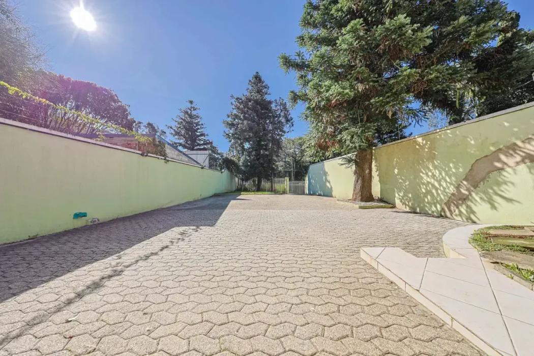 Casa à venda em Santo Inácio, Curitiba — Hub Urbana
