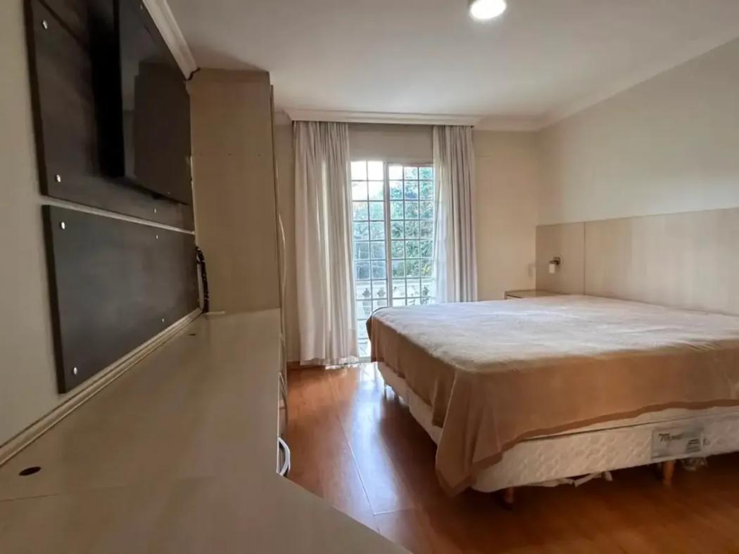 Casa à venda em Santo Inácio, Curitiba — Hub Urbana