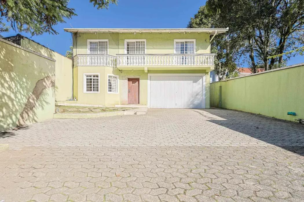 Casa à venda em Santo Inácio, Curitiba — Hub Urbana