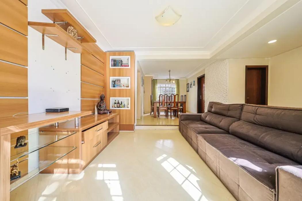Casa à venda em Santo Inácio, Curitiba — Hub Urbana