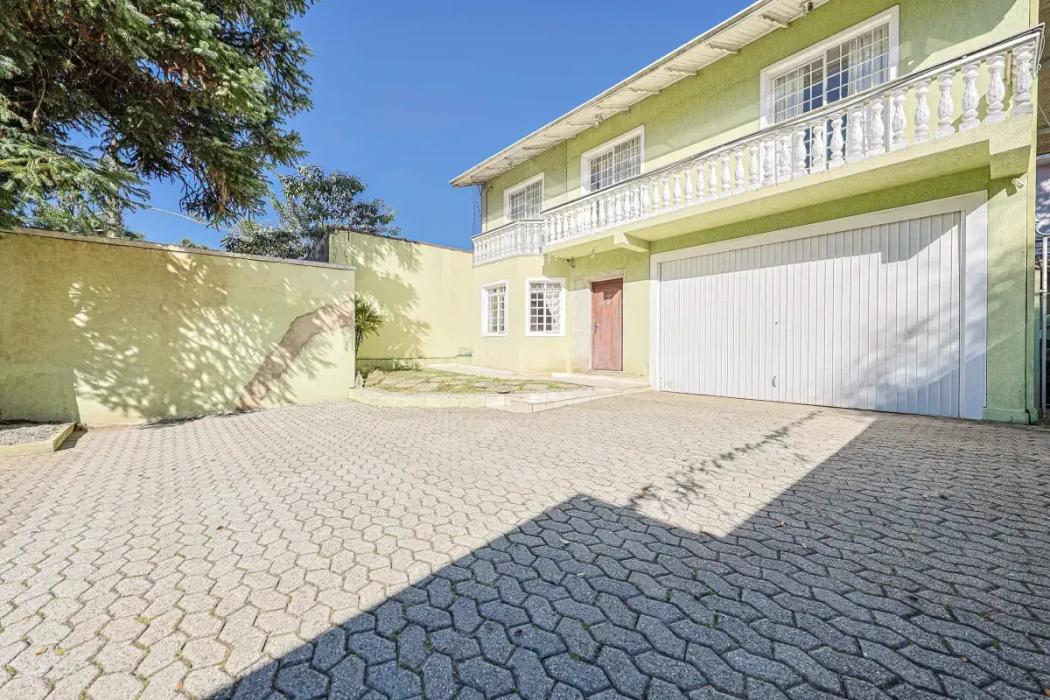 Casa à venda em Santo Inácio, Curitiba — Hub Urbana