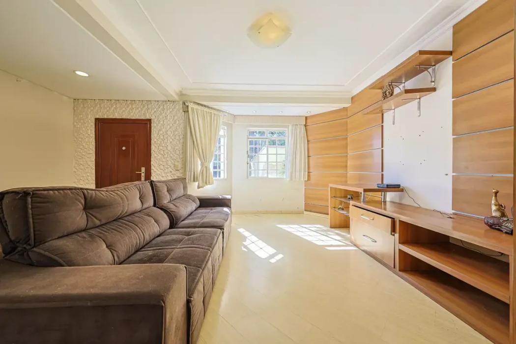 Casa à venda em Santo Inácio, Curitiba — Hub Urbana