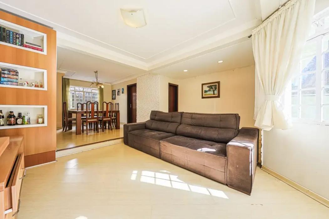 Casa à venda em Santo Inácio, Curitiba — Hub Urbana