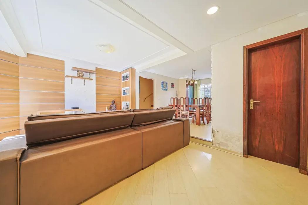 Casa à venda em Santo Inácio, Curitiba — Hub Urbana