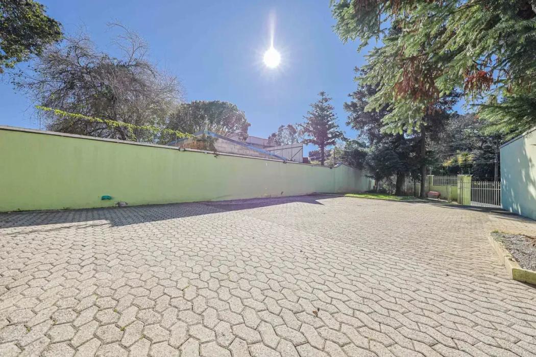 Casa à venda em Santo Inácio, Curitiba — Hub Urbana