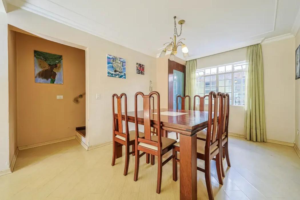 Casa à venda em Santo Inácio, Curitiba — Hub Urbana