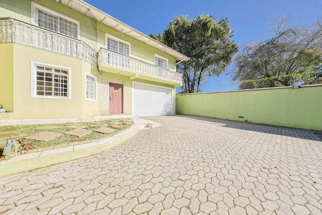 Casa à venda em Santo Inácio, Curitiba — Hub Urbana