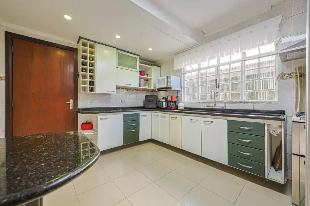 Casa à venda em Santo Inácio, Curitiba — Hub Urbana