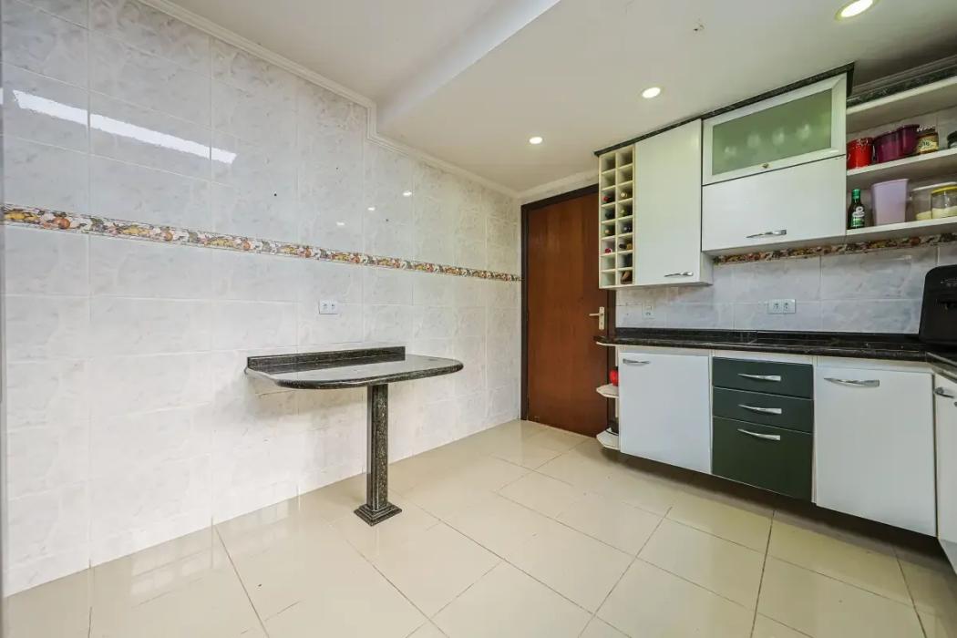 Casa à venda em Santo Inácio, Curitiba — Hub Urbana