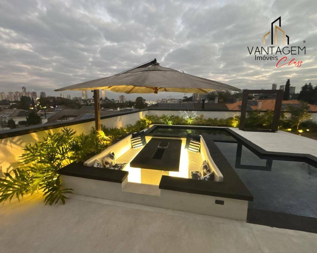 Casa à venda em Santo Inácio, Curitiba — Hub Urbana