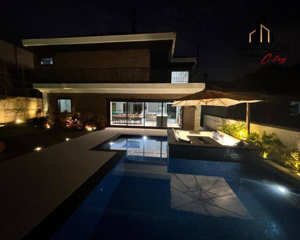 Casa à venda em Santo Inácio, Curitiba — Hub Urbana