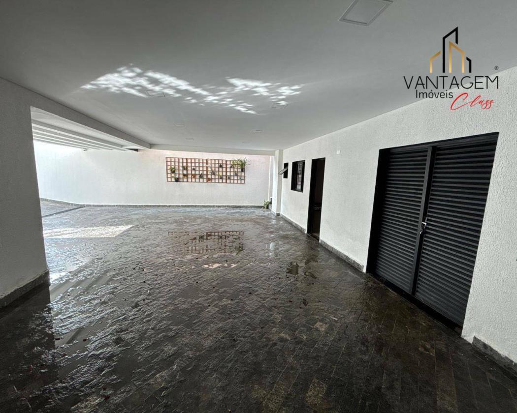 Casa à venda em Santo Inácio, Curitiba — Hub Urbana