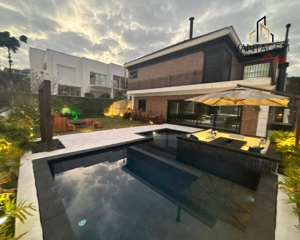 Casa à venda em Santo Inácio, Curitiba — Hub Urbana