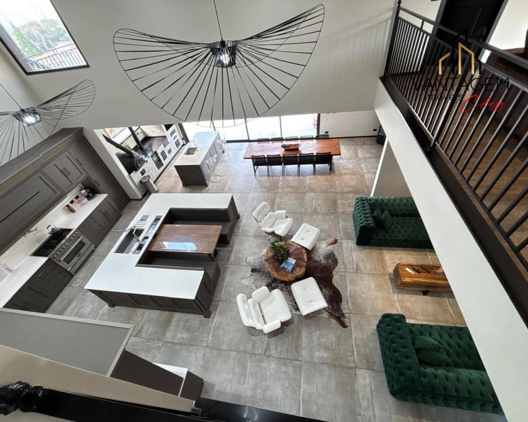 Casa à venda em Santo Inácio, Curitiba — Hub Urbana