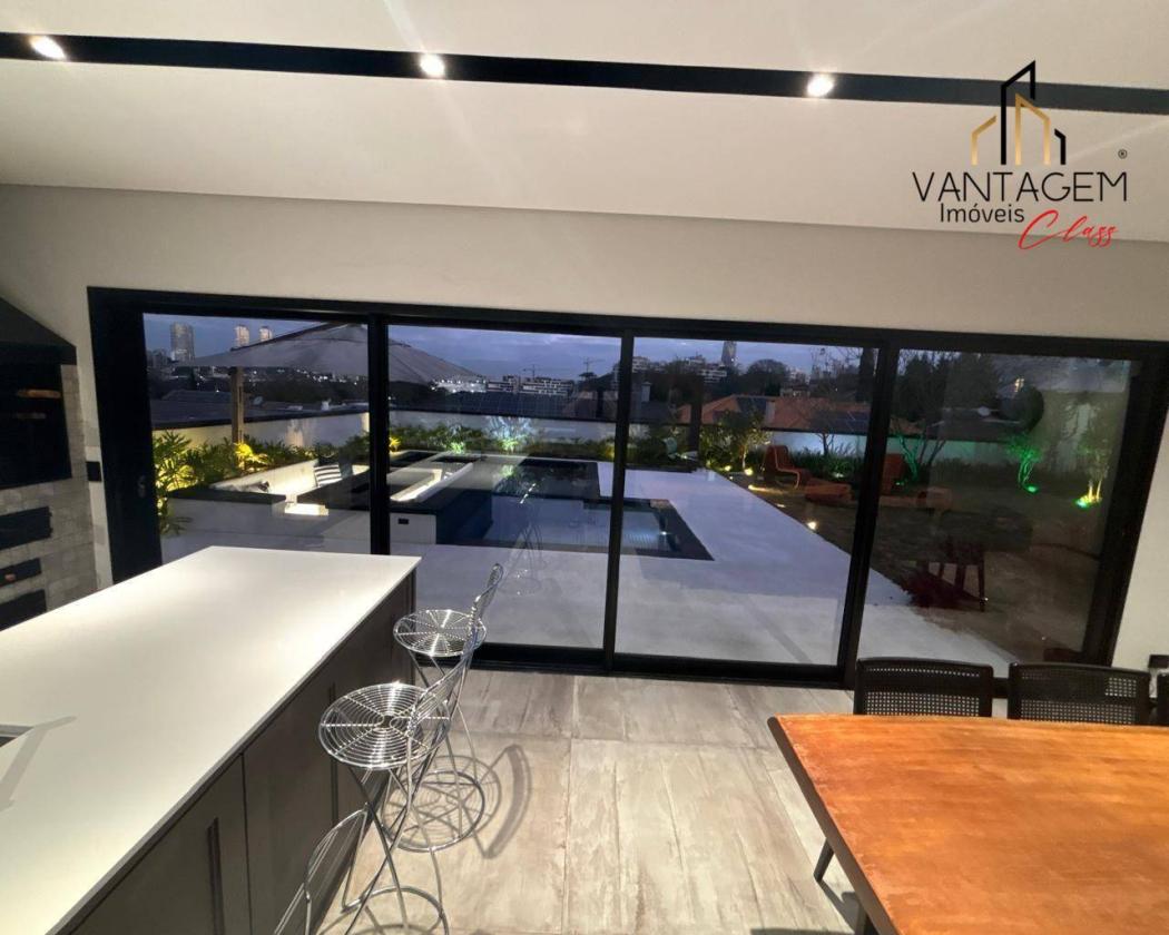 Casa à venda em Santo Inácio, Curitiba — Hub Urbana